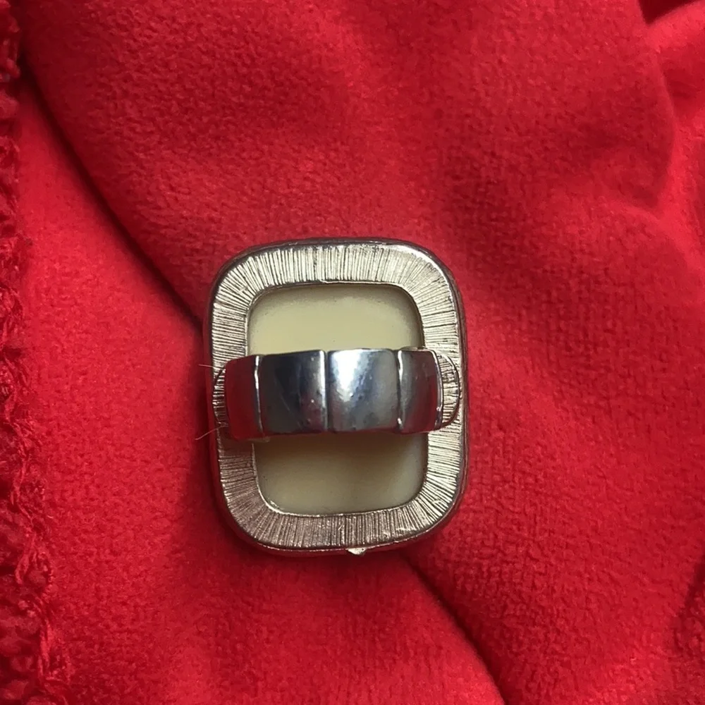 Oversized Ring - Picture 6 of 8